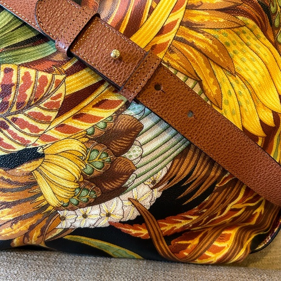 🔥 RARE 🔥 Salvatore Ferragamo Vintage Coated Canvas and Leather Shoulder Bag - Picture 13 of 13